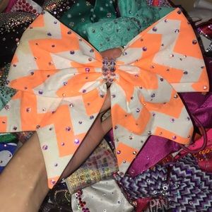 orange chevron vegas bows🍊